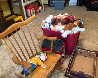 VINTAGE WOOD ROCKING CHAIR