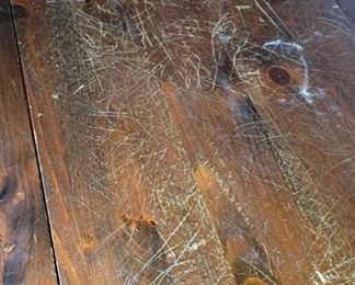 Scratches on top of Folding coffee table 031583
