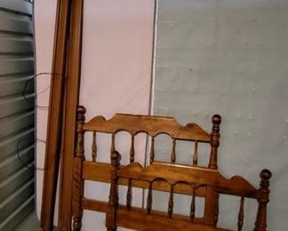 Twin bed frame slats included 
03-09-78 10-3628 211
