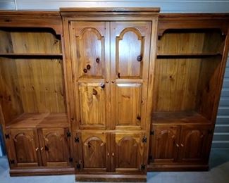 Entertainment Main shelf
19 9318 219 190887
36x20x78 

Entertainment  side shelves (2)
19 9321 219 1 90687
36x20x78 
