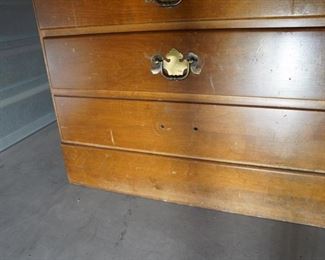 Oak waist high double dresser - 10 drawers (missing 4 knobs and 2 knockers)
10-4570-P 20-0679
48x19x30