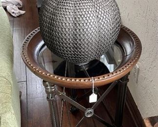 Here is another look at the table and vase.