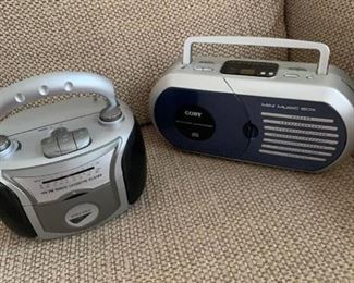 2 mini radios