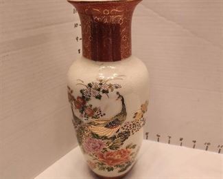 Oriental vase from Satsuma Japan? approx 12 " tall