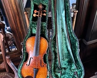 Czechoslovakian copy, 4/4 violin & case.