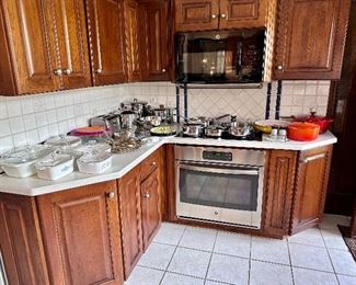 Full kitchen with beautiful & practical items!