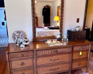 Henredon bedroom dresser with mirror.
