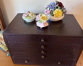 5-drawer jewelry chest.