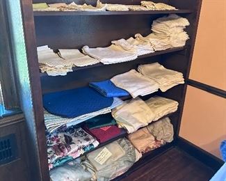 More vintage table linens.