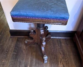 Pedestal upholstered bench.