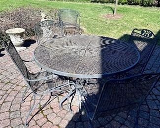 Woodard round patio table & chairs.