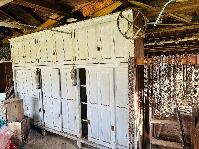 Fabulous one piece cupboard!