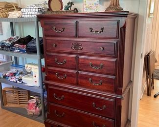 chest of drawers