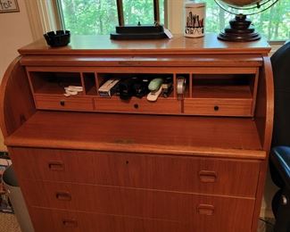 With Extended Desk Top Retracted