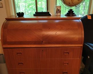 Roll-Top Hides the Work Top