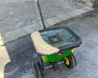 John Deere Spreader