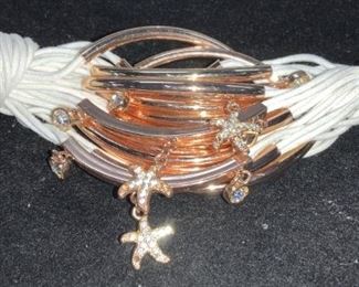 Handmade Chunky Bracelet w Starfish Charms
