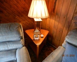end table/lamp