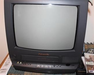 oooold Panasonic TV with VHS player, works