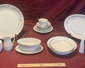 Cynthia Fine China 99pcs