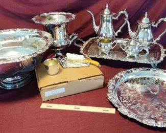 Oneida Sheridan Taunton Silver Plate Dining Room Essentials