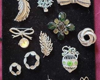 Silver Color Brooches and Pins Assorted 17 Pieces