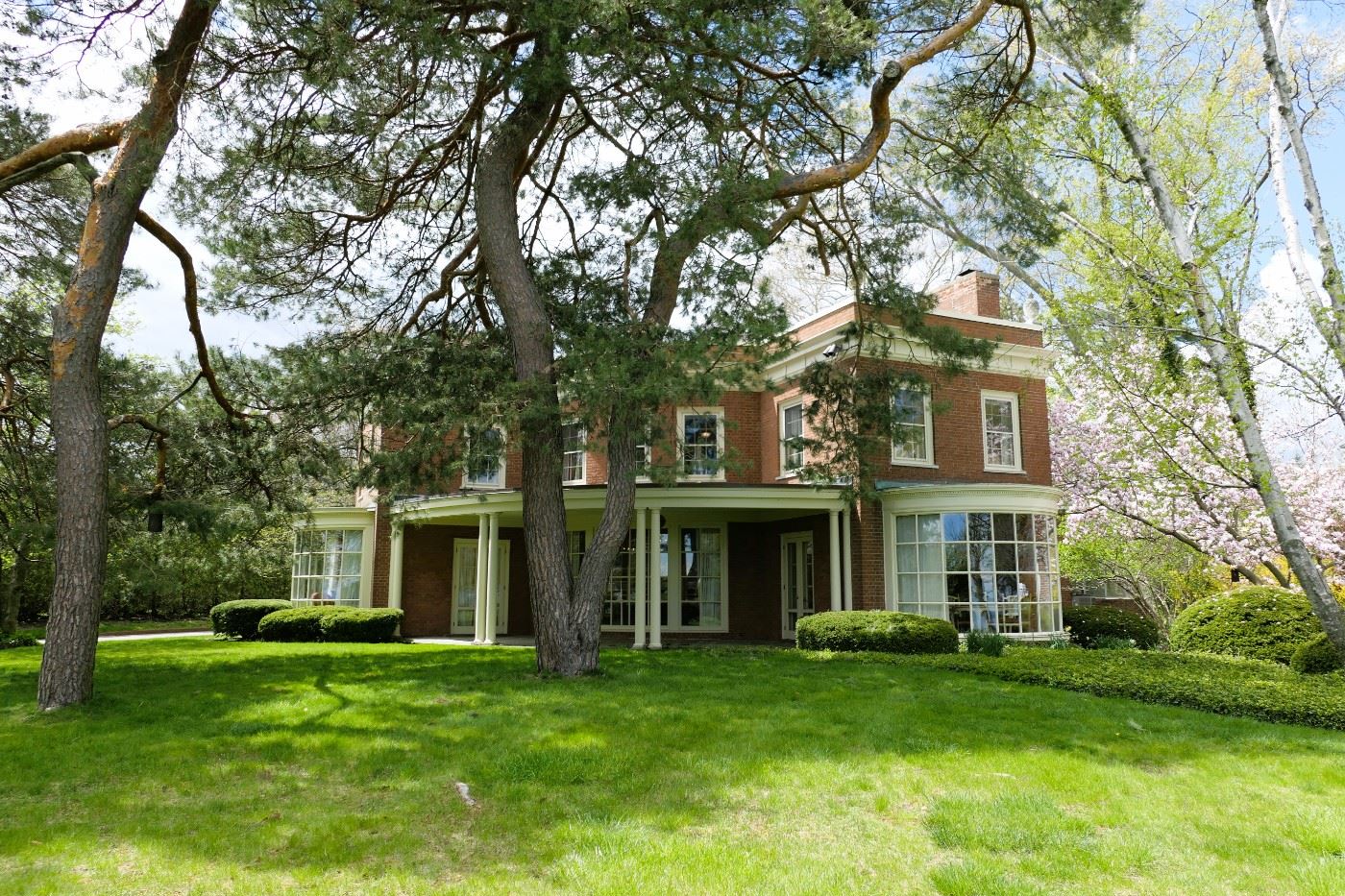 OUTSTANDING ESTATE SALE IN GROSSE POINTE... starts on 5/12/2023