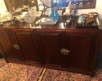 Beautiful rosewood side table
Foo dogs, Crystal lots more 