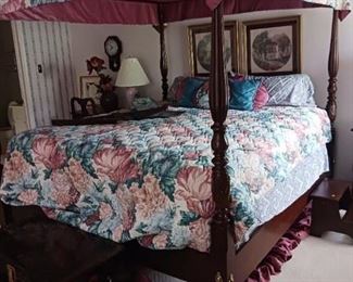 Canopy bed