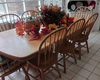 Oak table and 8 chairs