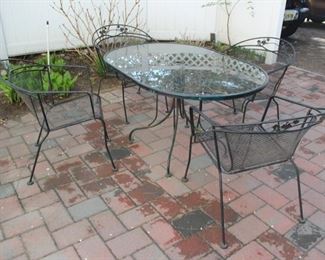 Vintage Woodard style patio table & four chairs