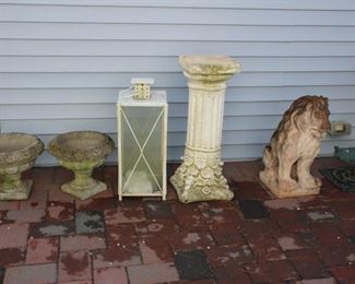 Assorted garden items - stone planters, terracotta lion statue