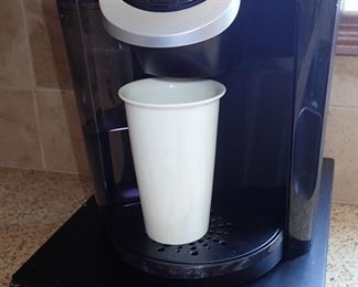 KEURIG COFFEE MAKER