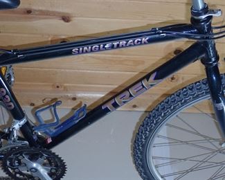 SINGLE TRACK  TREK