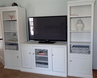 3 PIECE STORAGE CENTER - SAMSUNG TV 