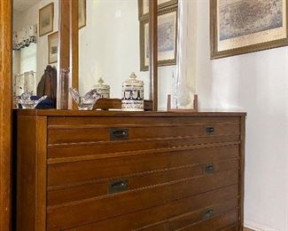 Beautiful walnut mid century Thomasville, low chest of drawers
