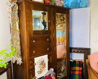 Beautiful antique mirrored chest of drawers/armoire