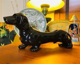 Large dachshund, 1941 ceramic planter, 