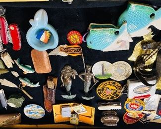 Lots of great smalls, more pocket knives, patches, oldNASA patches. 