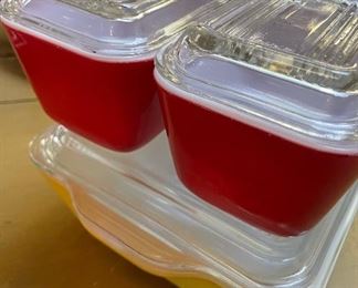 Pyrex Refrigerator Dish Set