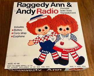 Vintage 1973 Raggedy Ann & Andy Portable Solid State Radio