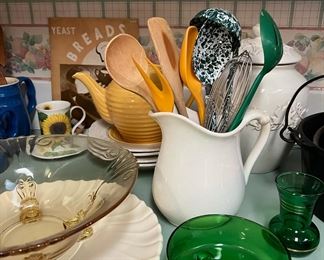 Emerald Green Bowl and Vase with Gold Lines, Kitchen Utensils