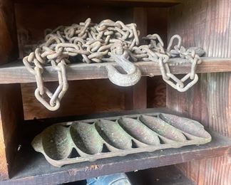 Vintage Cast Iron Corn Bread Pan, Heavy Duty Chain