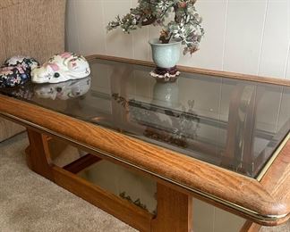 Carved Glass Bonsai Tree, Glass Top Oak Coffee Table, Ceramic Floral Design Cats