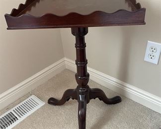 Mahogany Tripod Lamp Table with Scalloped Top
