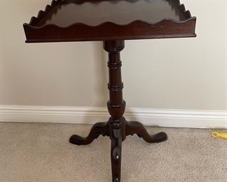 Mahogany Tripod Lamp Table with Scalloped Top