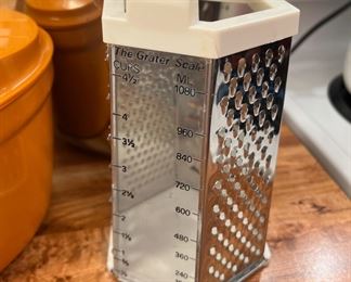Cheese Grater With Measuring Guide