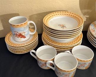 Cherubs Fitz and Floyd Dinnerware Set for 6