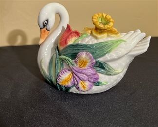 Fitz and Floyd Decorative Swan Figurine with Flowers