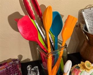 Colorful Silicone Kitchen Utensils, Spatula, Serving Spoons, Tongs